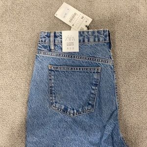 Zara “Mom Fit Jeans”